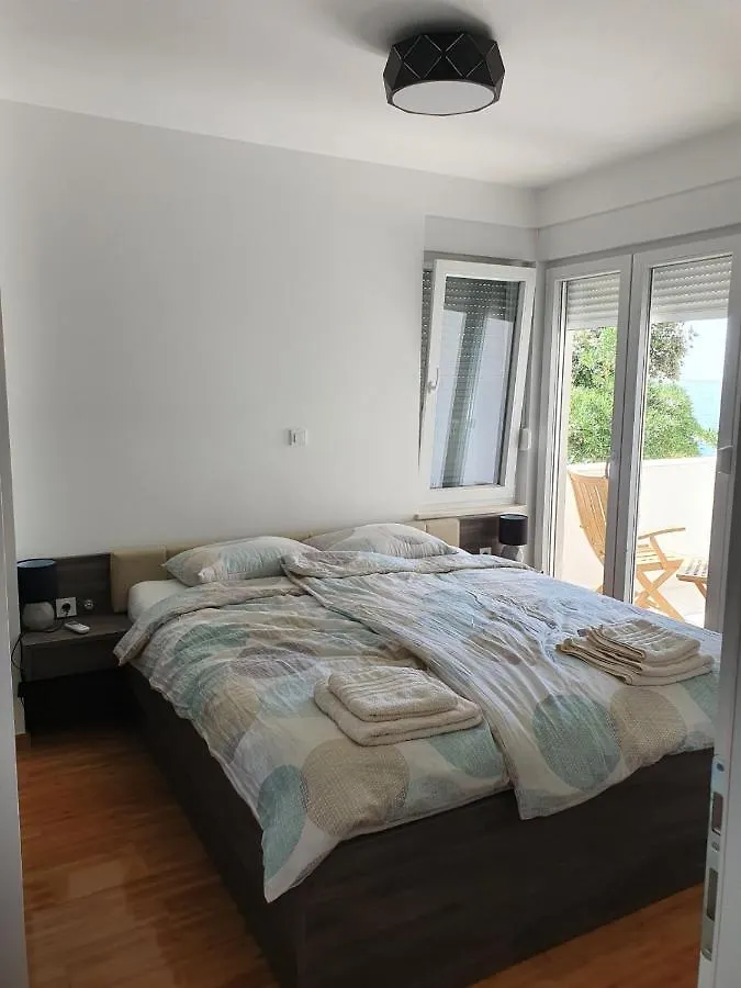 Villa Mondee Mandre Apartment