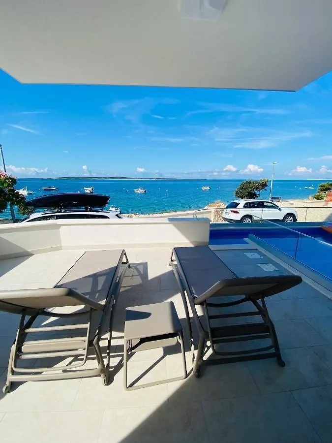 Villa Mondee Mandre Apartment